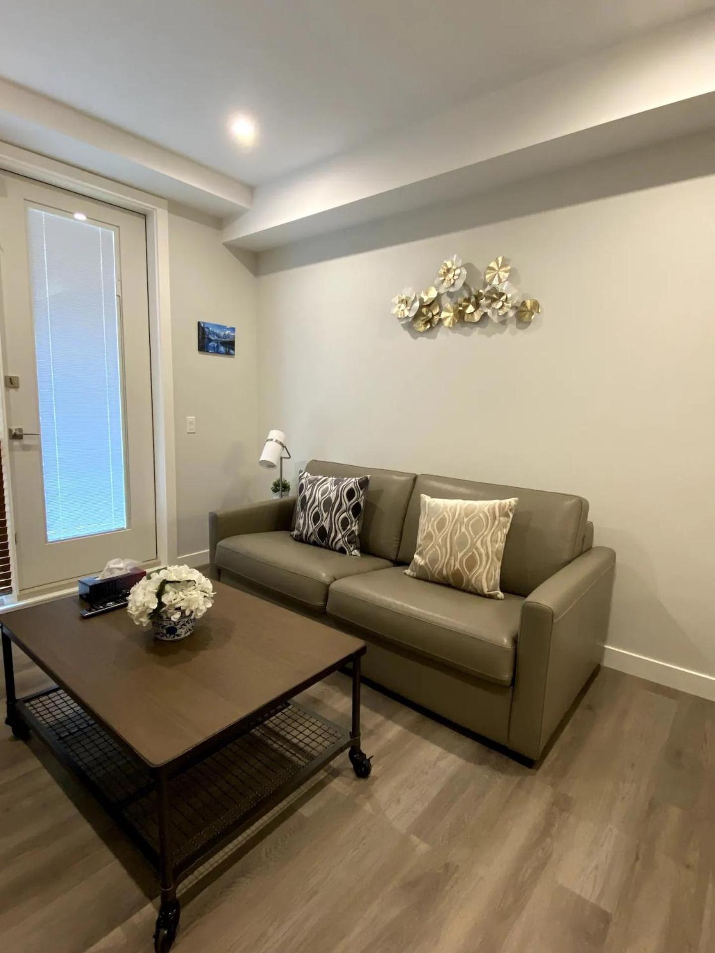 Luxury Unit In The Heart Of Canmore Bagian luar foto