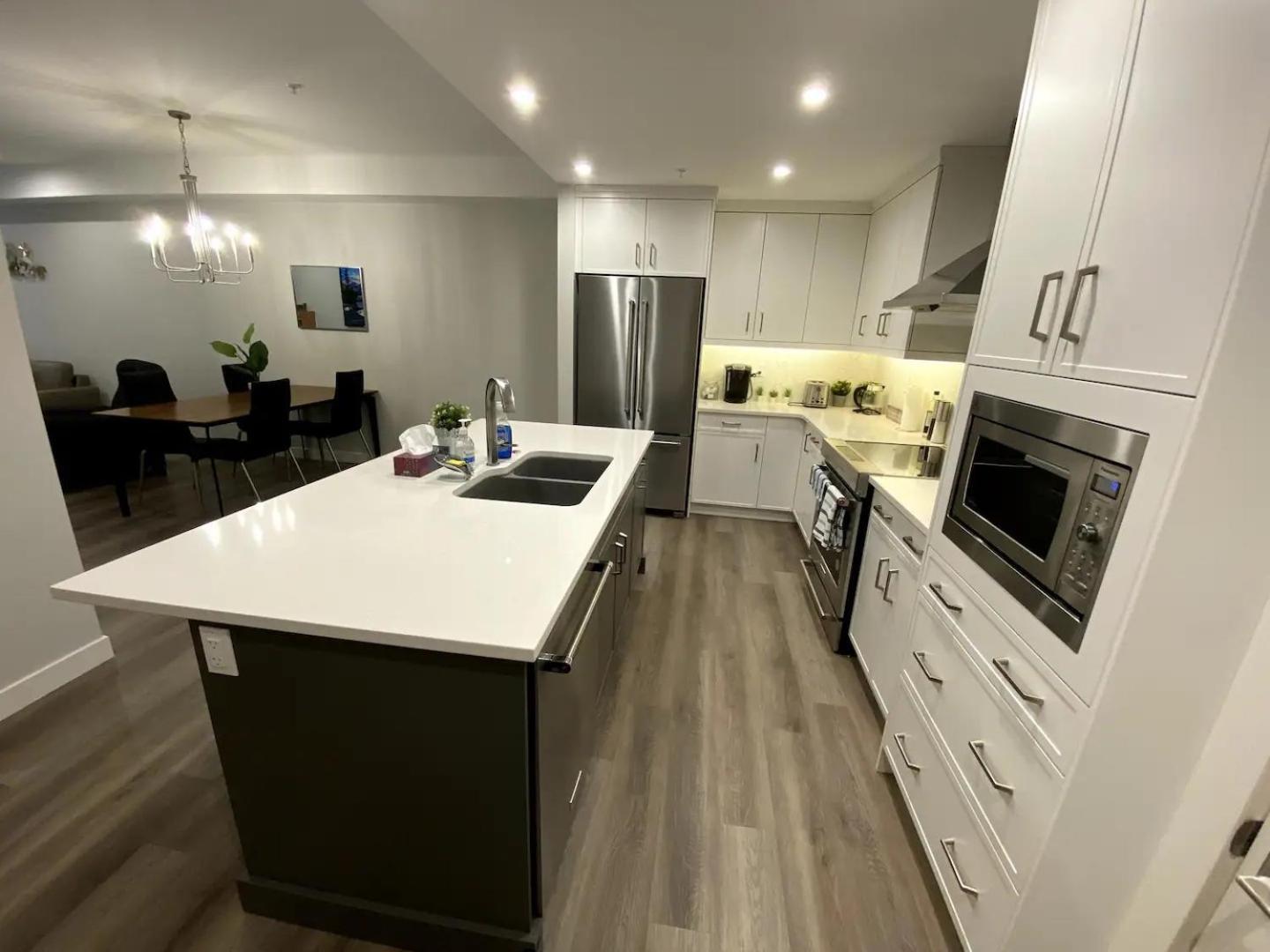 Luxury Unit In The Heart Of Canmore Bagian luar foto