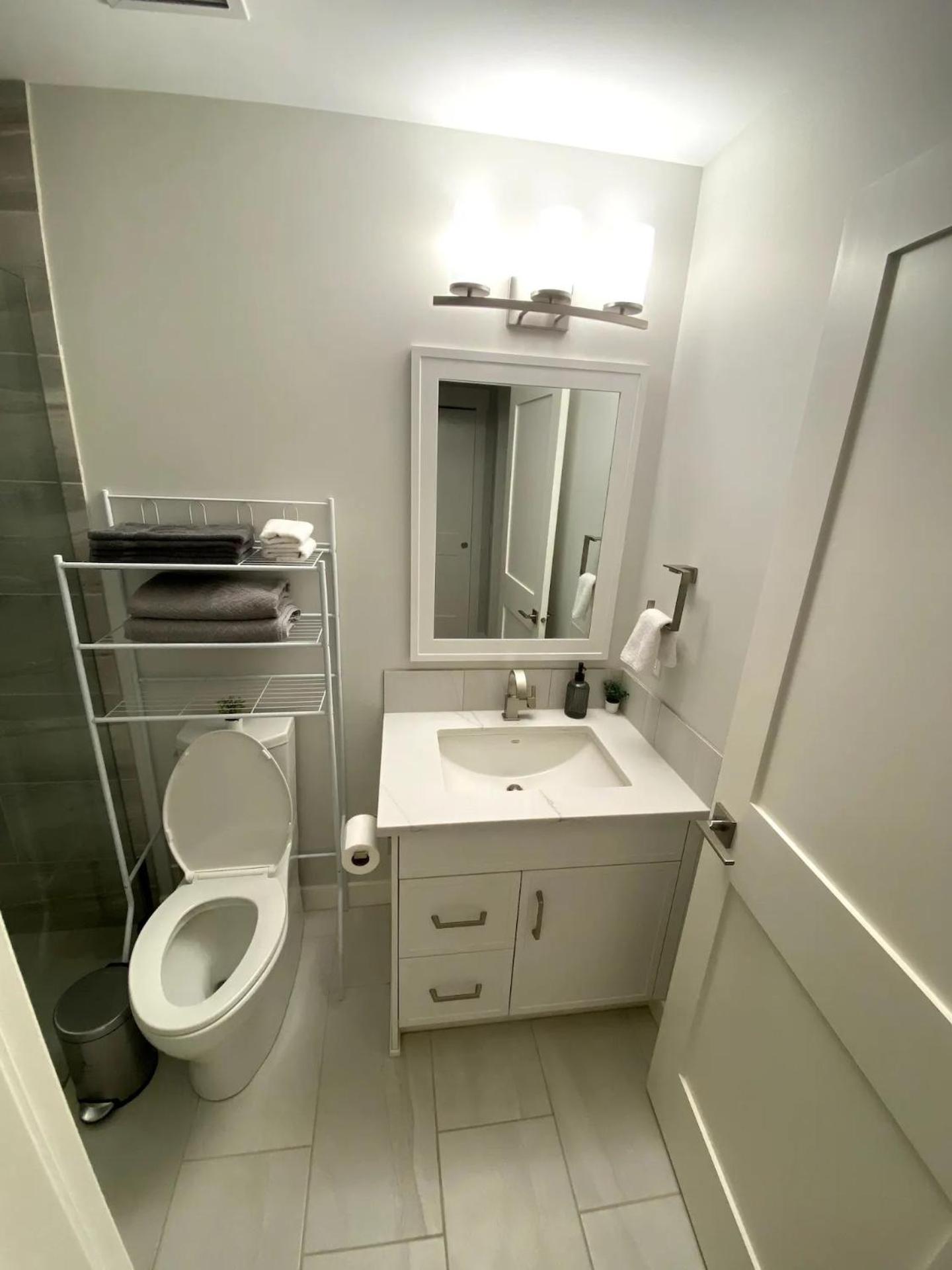 Luxury Unit In The Heart Of Canmore Bagian luar foto