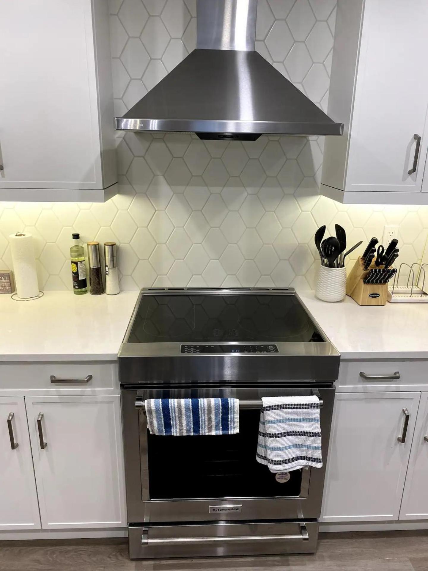 Luxury Unit In The Heart Of Canmore Bagian luar foto